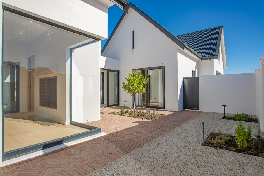 5 Bedroom Property for Sale in Pearl Valley at Val de Vie Western Cape